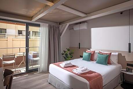 Double Room with Partial Sea View