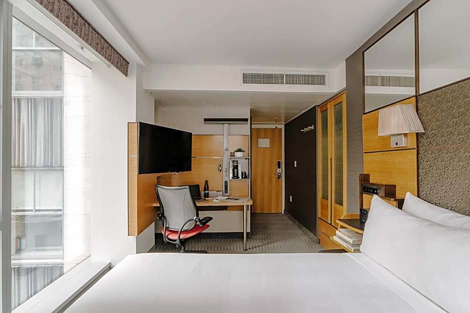 The Jewel, a Club Quarters Hotel, Opposite Rockefeller Center