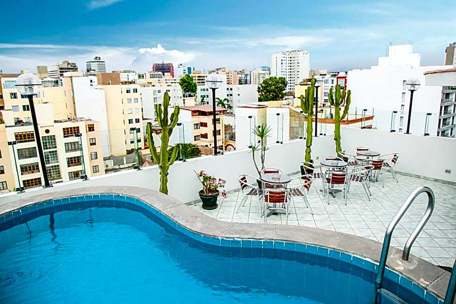 Embajadores Hotel
