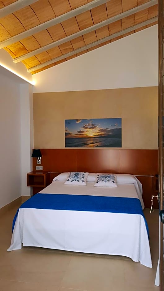 HOTEL ISLA PLANA