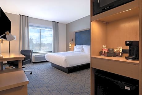 Queen Room with Two Queen Beds - Hearing Accessible