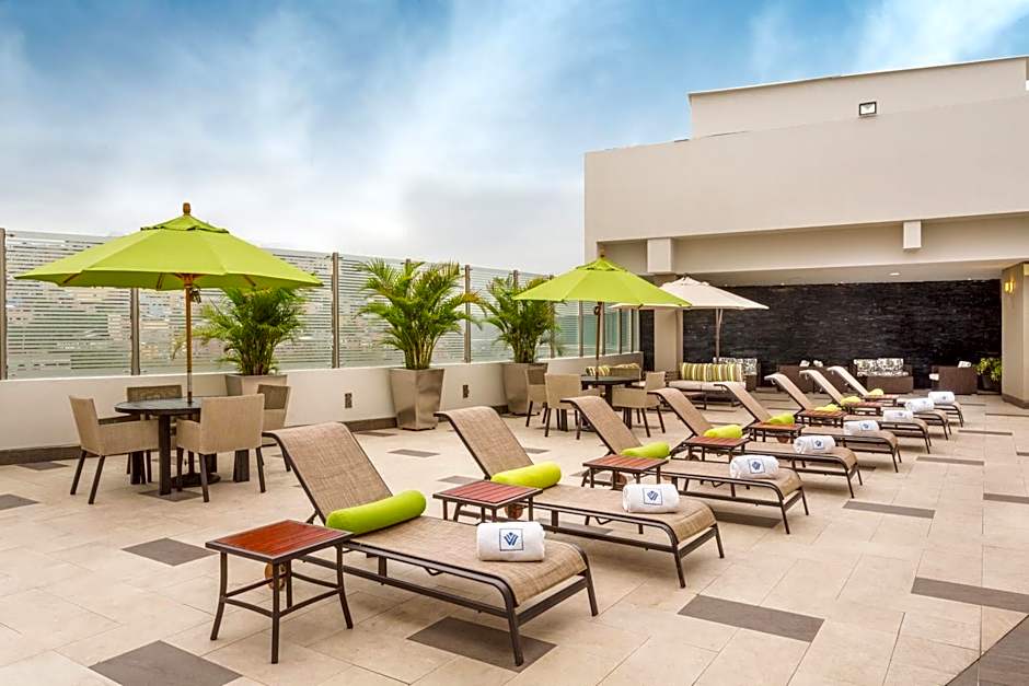 Wyndham Guayaquil, Puerto Santa Ana