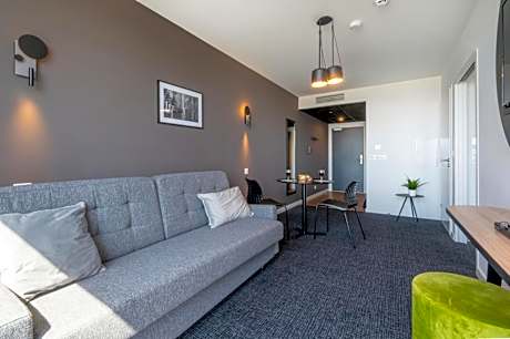 One-Bedroom Apartment with Sea View
