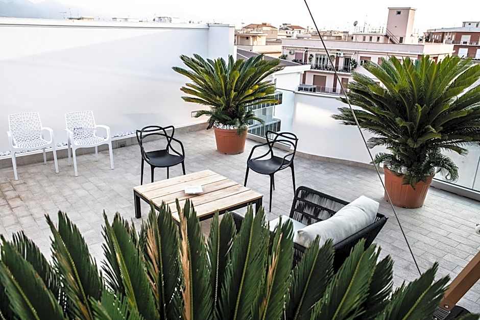 Upper - Boutique Hotel