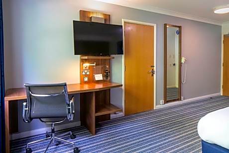 Double Room with Free Hot Breakfast - Accessible