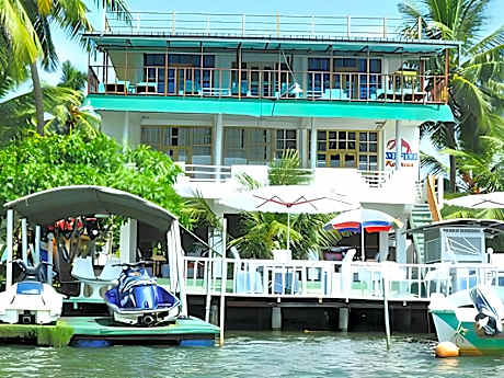 Luthmin River View Hotel