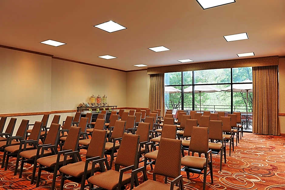 Sheraton Minneapolis West Hotel