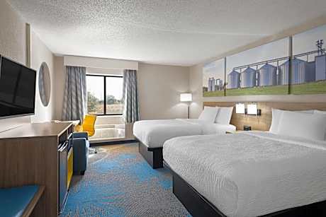 Queen Room with Two Queen Beds - Non-Smoking