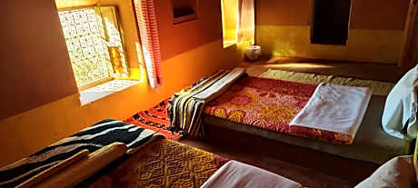 Deluxe Double Room (2 Adults + 1 Child)