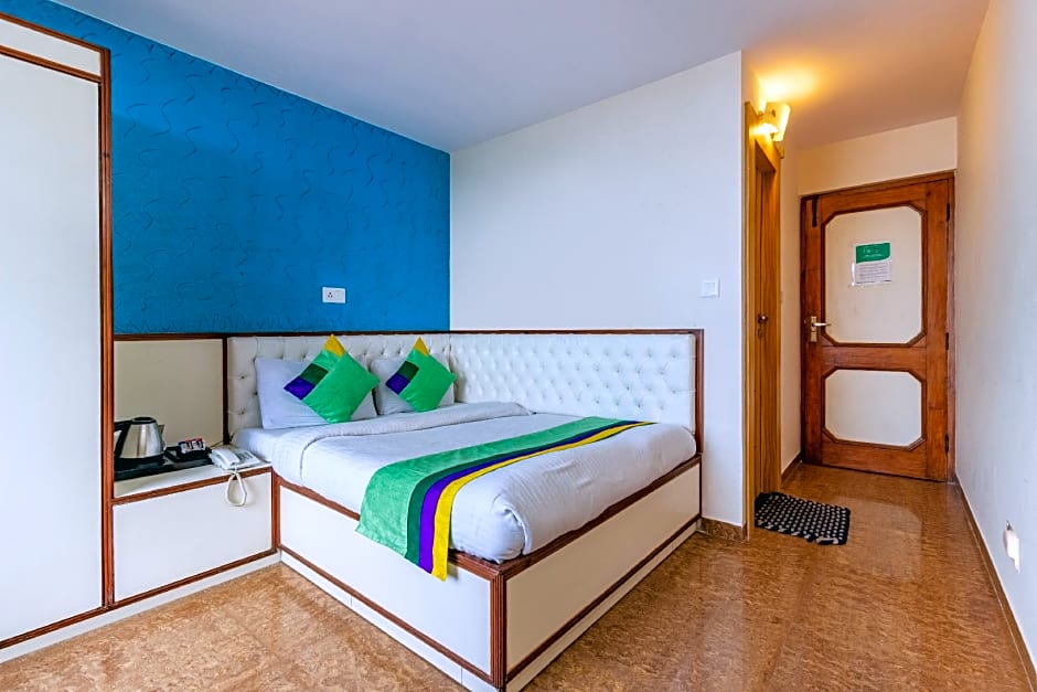 Treebo Varuna With Mountain View