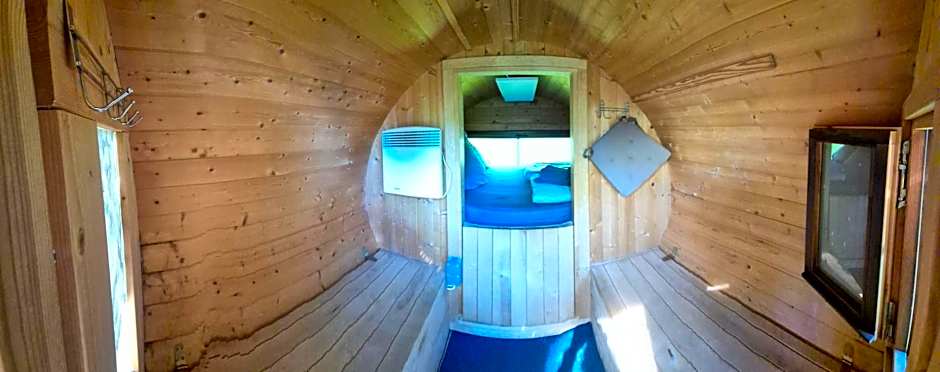 Mini Hotel Übernachten Im Gurkenfass