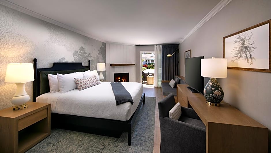 Fireside Inn on Moonstone Beach