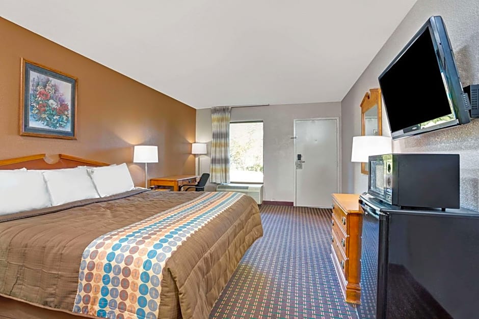 Days Inn by Wyndham Hernando