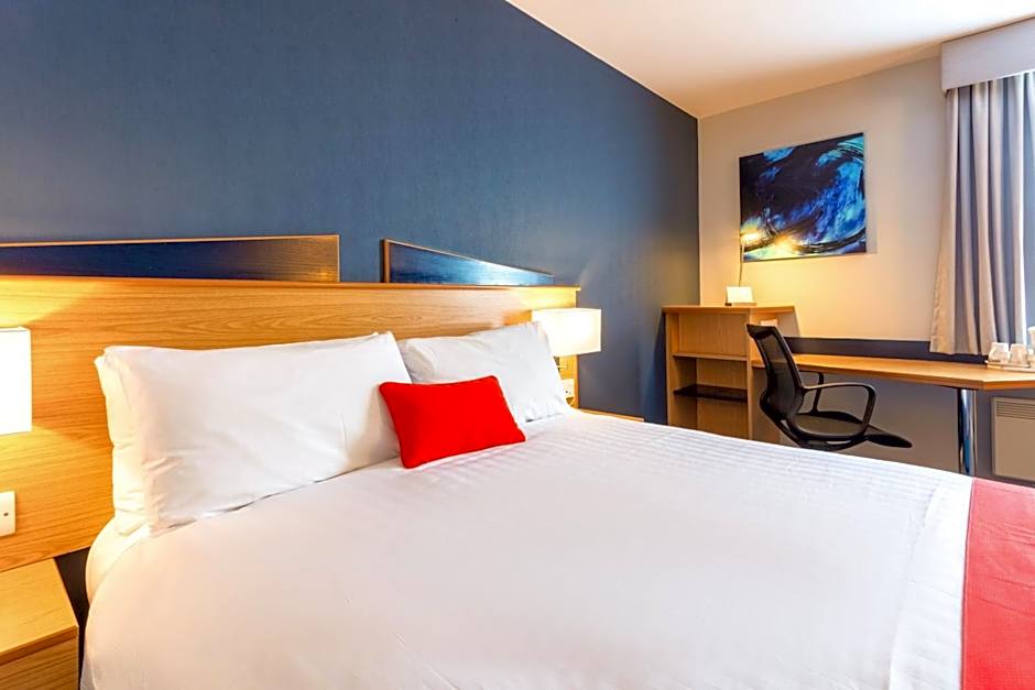 Holiday Inn Express Perth By IHG