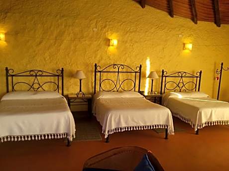 Family Suite (6 Adults)