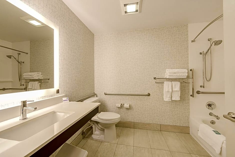 Holiday Inn Express Newberg - Wine Country by IHG