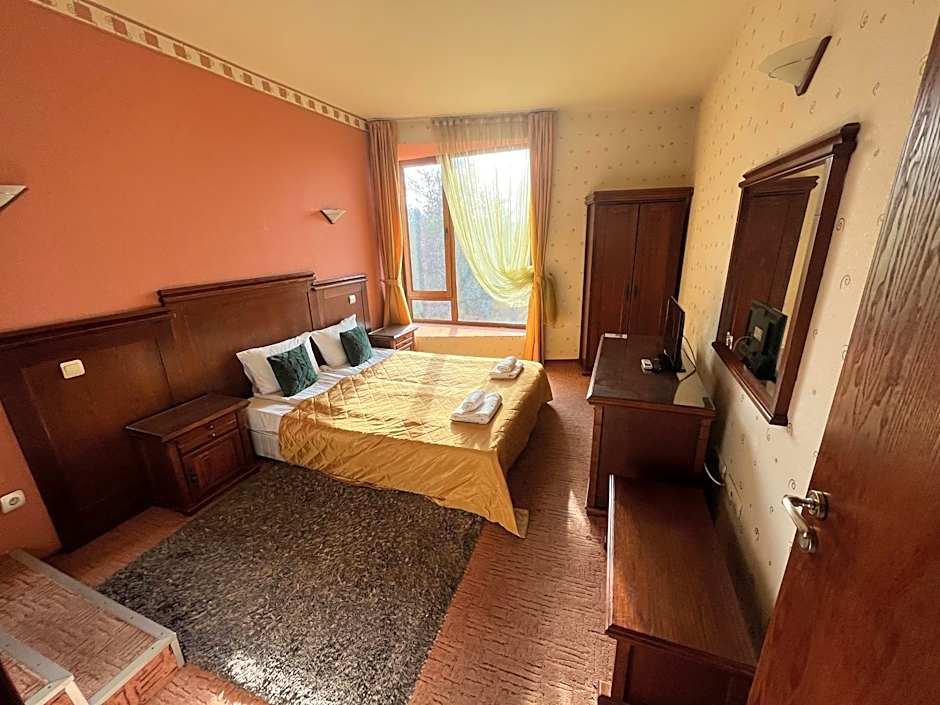 HOTEL BOLYARI