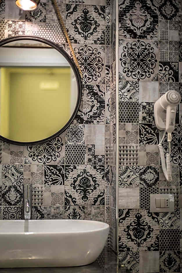 Trevi Contemporary Suite