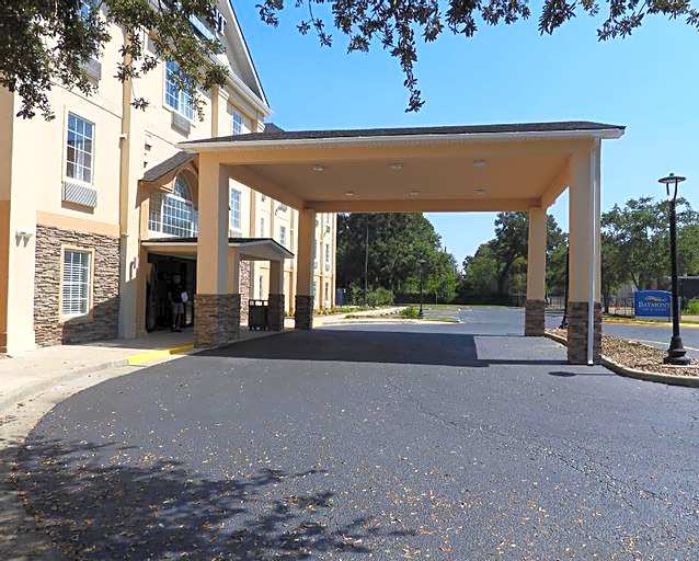 Baymont by Wyndham Lafayette Airport