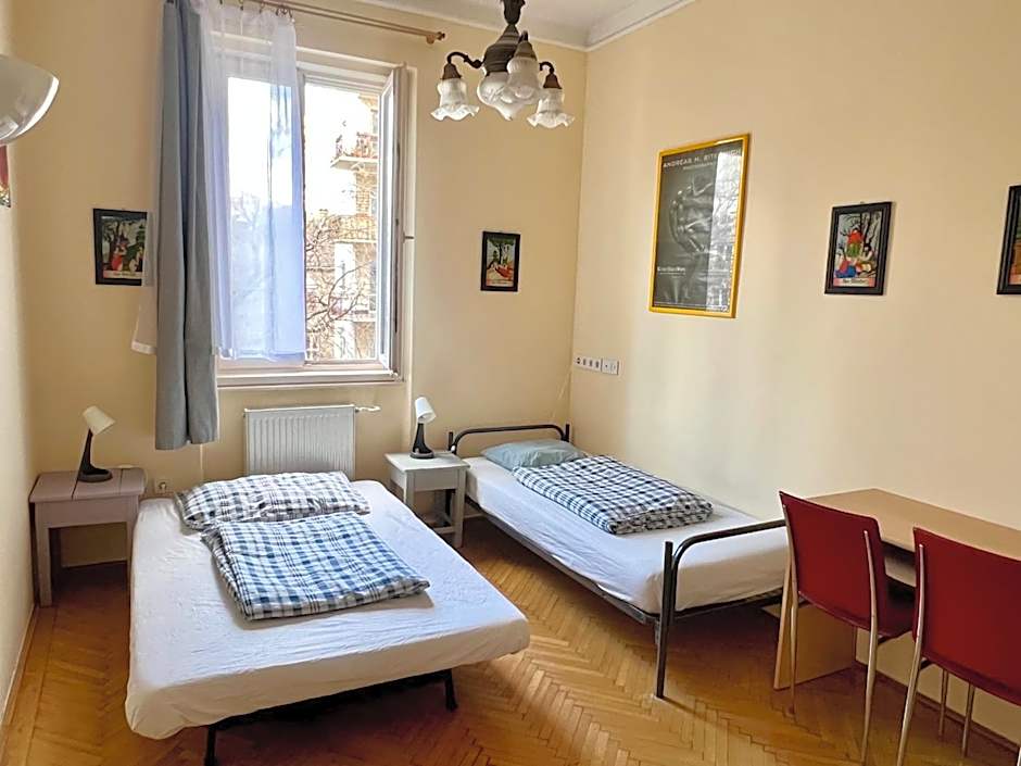 Bauhaus Astoria Hostel