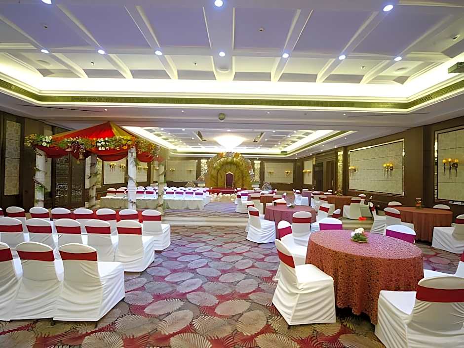 Mayfair Convention Hotel