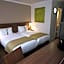 Holiday Inn Cardiff - North M4 By IHG
