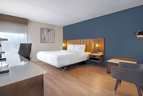 Queen Room with Bath Tub - Disability Access