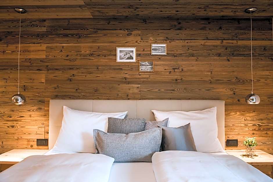 Les Dolomites Mountain Lodges