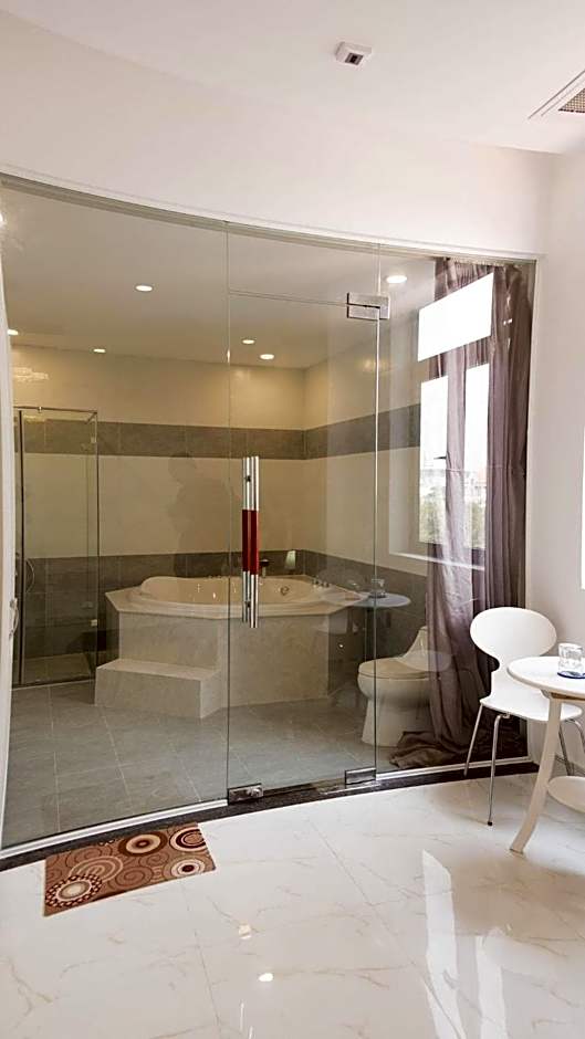 White Diamond Airport Hotel 