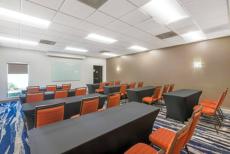 Comfort Inn & Suites Arlington Heights - Buffalo Grove