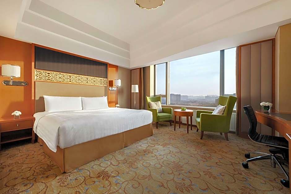 Photo 1 of 5 of Deluxe 1 King Bed