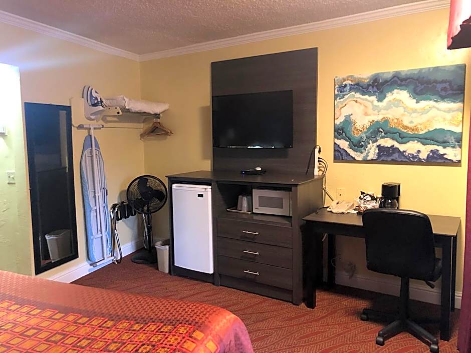 Americas Best Value Presidents Inn On Munras