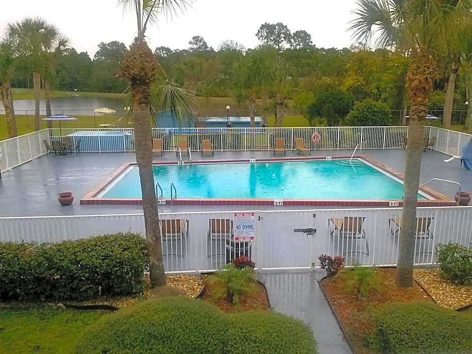 Days Inn by Wyndham Daytona Beach Speedway