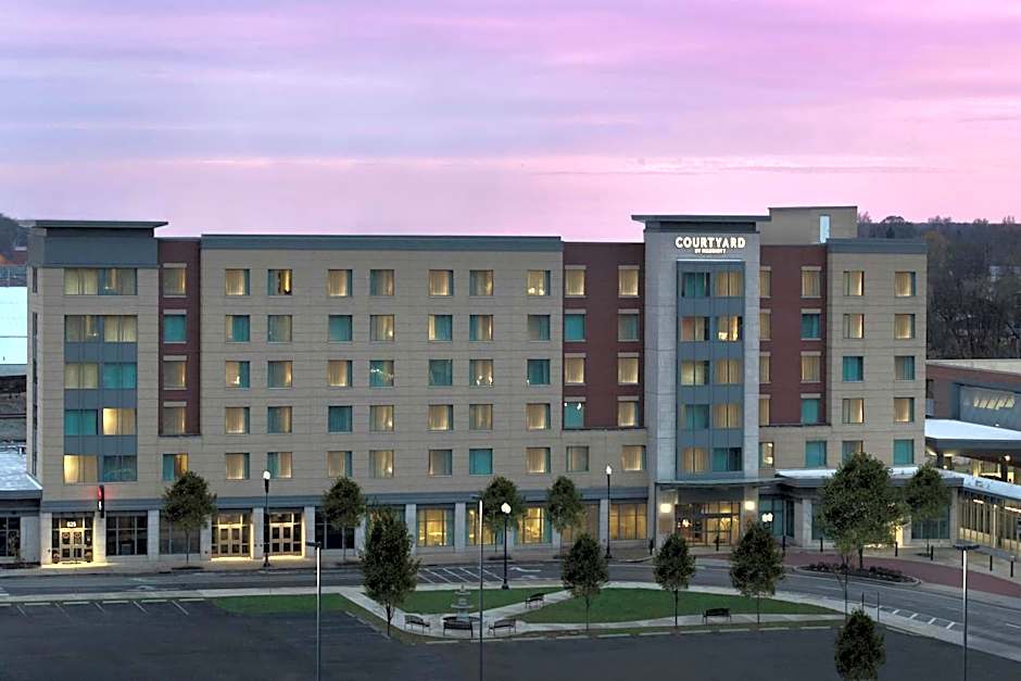 Courtyard by Marriott Muncie at Horizon Convention Center