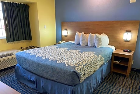 2 Queen Beds, Mobility Accessible Room, Non-Smoking