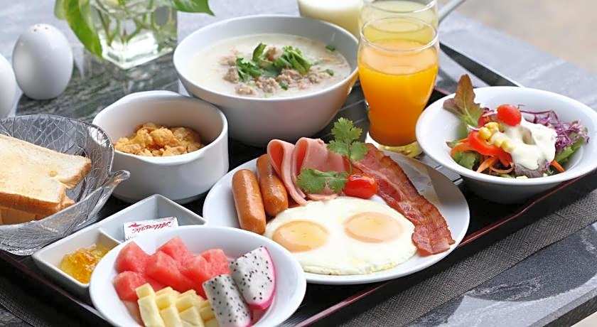 GreenVille Laguna Hotel