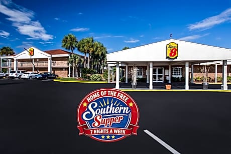 Super 8 by Wyndham Lake City