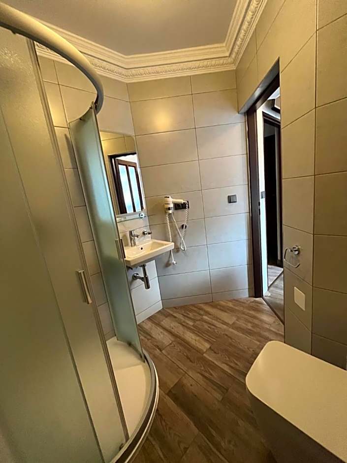 Bunkr Karlstejn - Modry dum