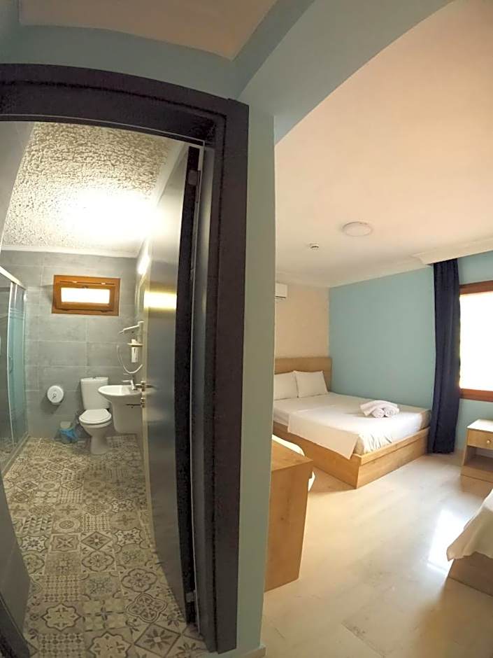 Ados Hotel