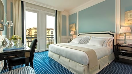 DELUXE ARNO RIVER VIEW