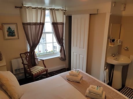 Double Room with Shower No. 12