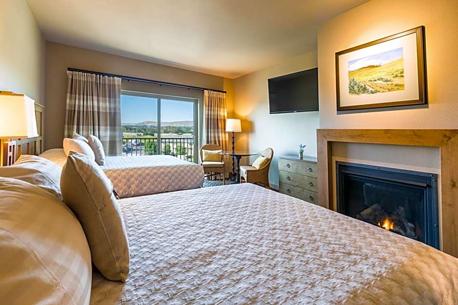 Photo 1 of 2 of Superior 2 Queen Beds