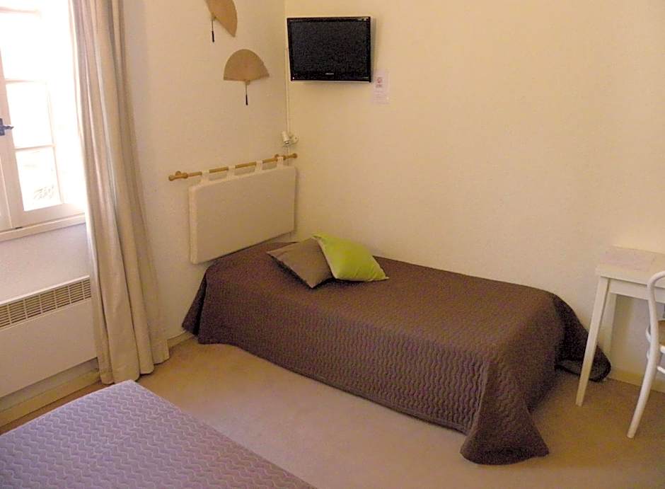 HUMAN HOTEL RESIDENCE ex esparrus