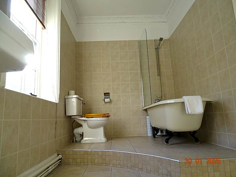 Donington Manor Hotel