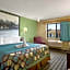 Super 8 by Wyndham Russellville