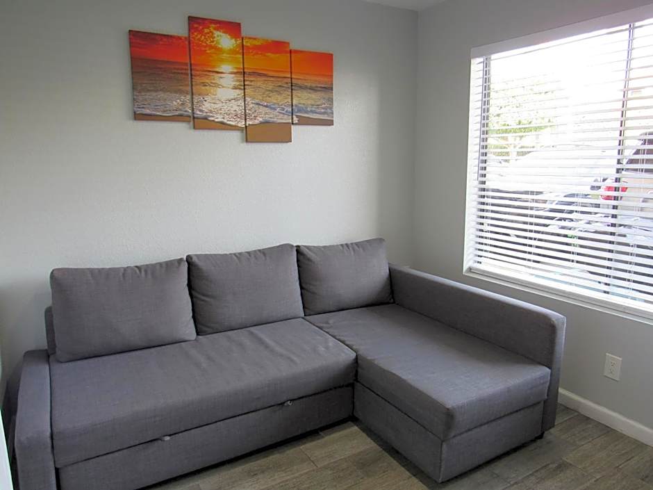 Capri Suites Anaheim