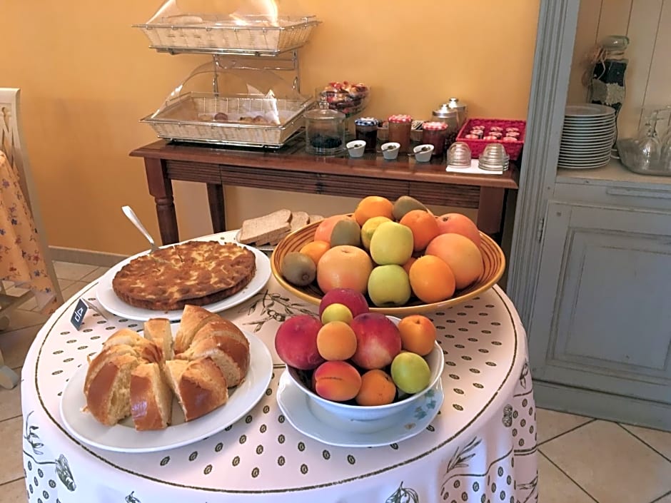 Logis Hotel La Bastide des Monges