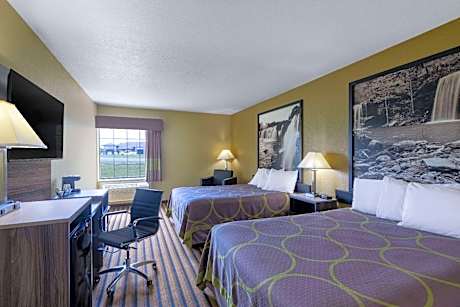 Deluxe Queen Room with Two Queen Beds - Non-Smoking