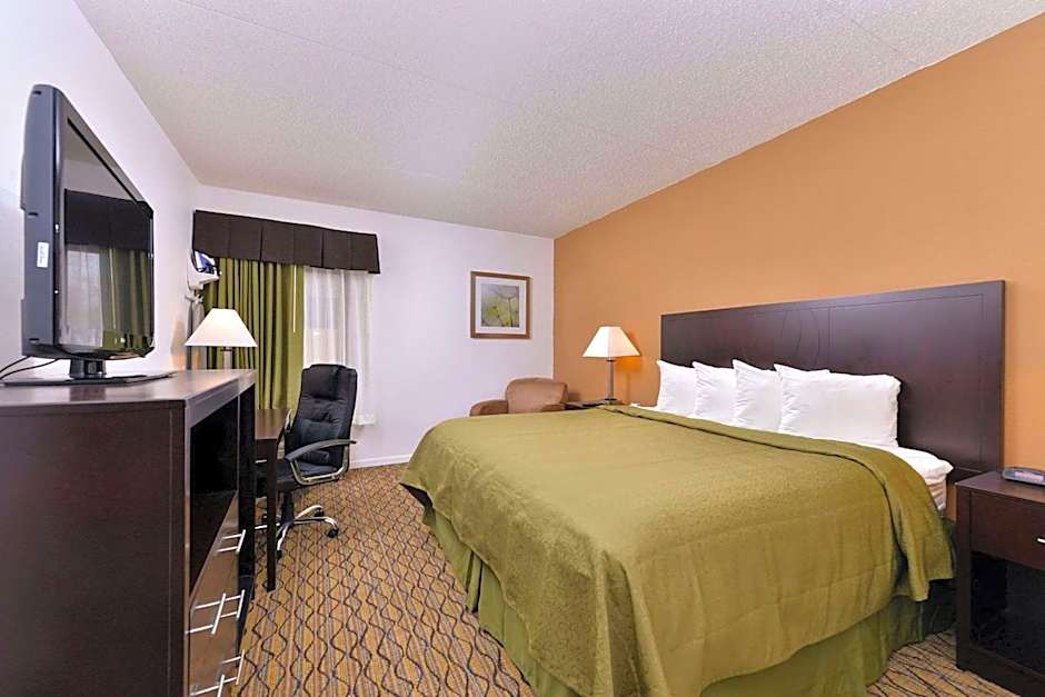 Quality Inn & Suites Matteson near I-57