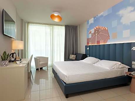 Superior Double Room with Balcony with Side Sea View